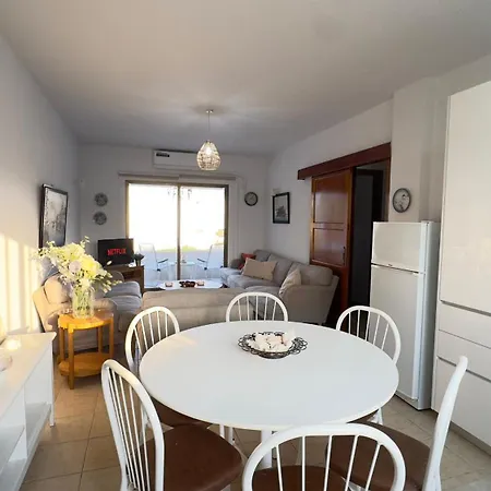 Sundybeach Beachfront 2bdr Dhekelia * Ларнака