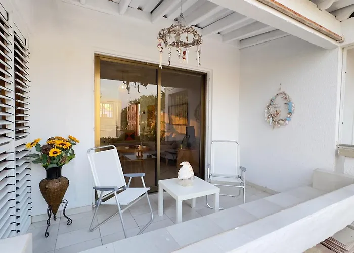 Sundybeach Beachfront 2bdr Dhekelia